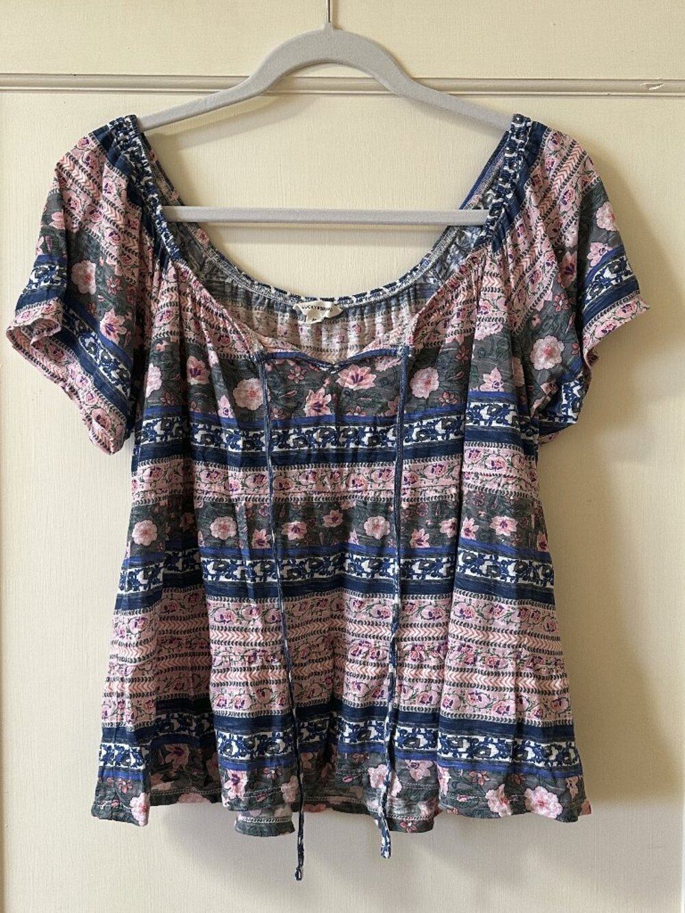 Lucky Brand Tiered Floral Peasant Blouse Womens M Lightweight Cotton Modal Top